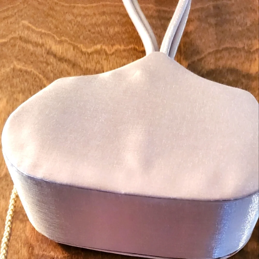 SASHA NEW YORK, Teardrop purse,  Beige, Satin Evening bag. VINTAGE. - Picture 3 of 7